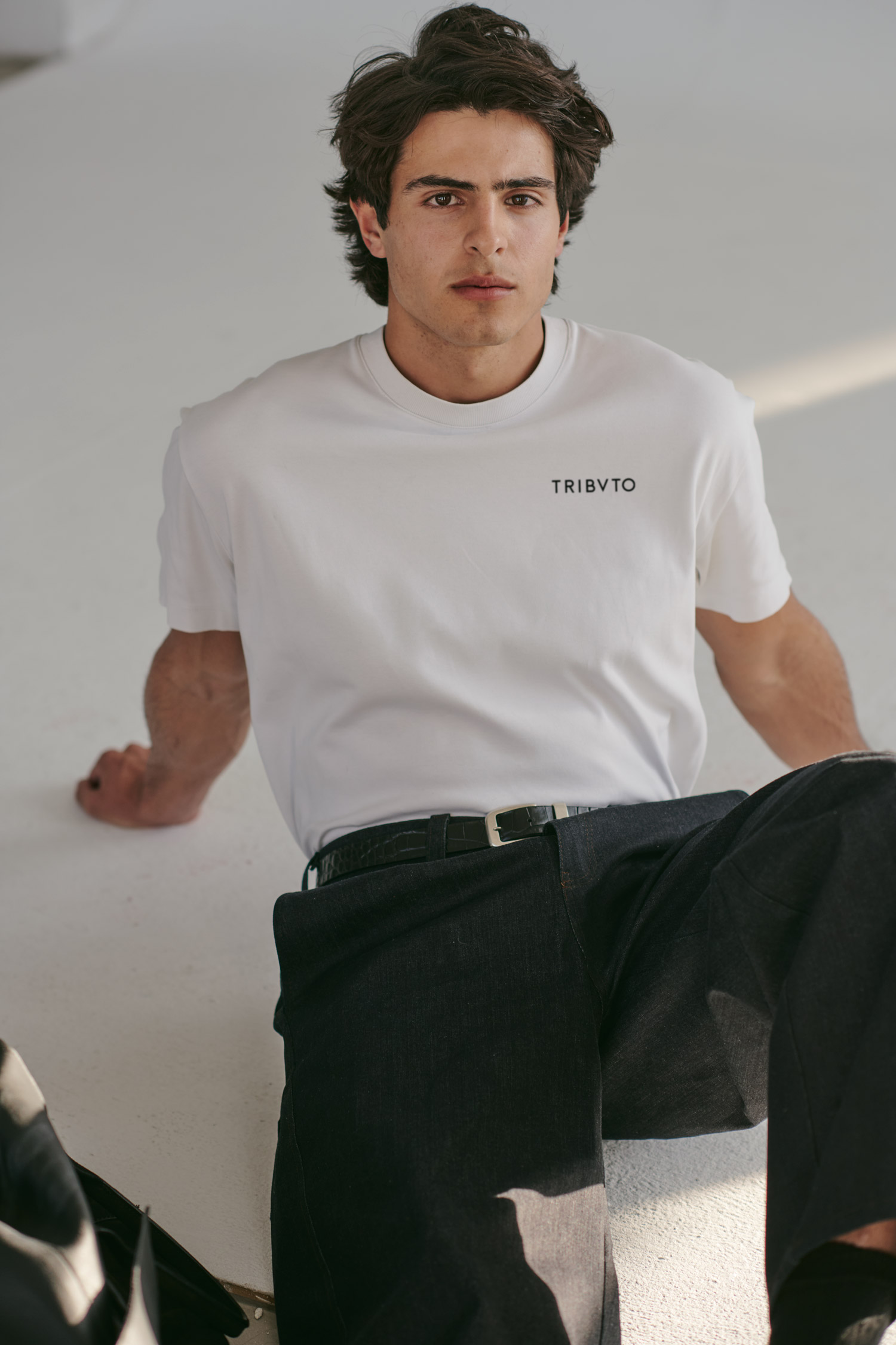 camiseta blanca básica7:19